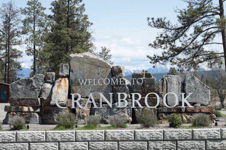 Water Repairs Closing 14th Avenue South in Cranbrook