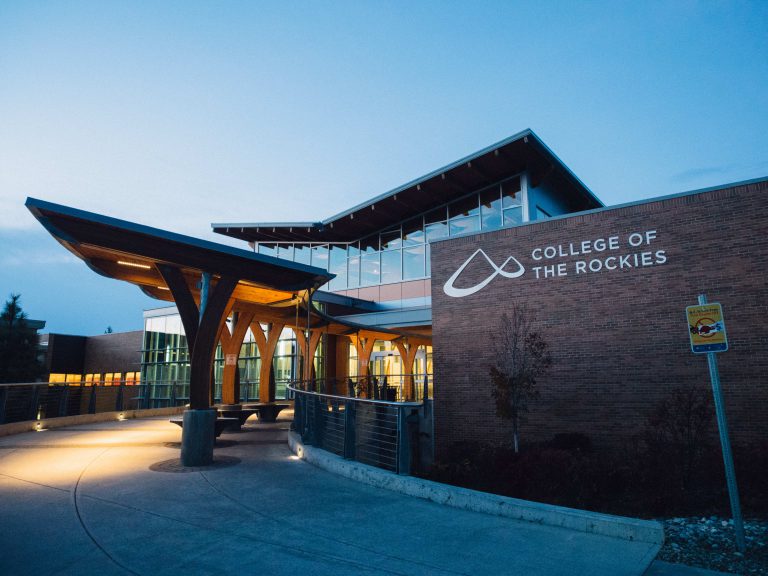 College of the Rockies resumes international education