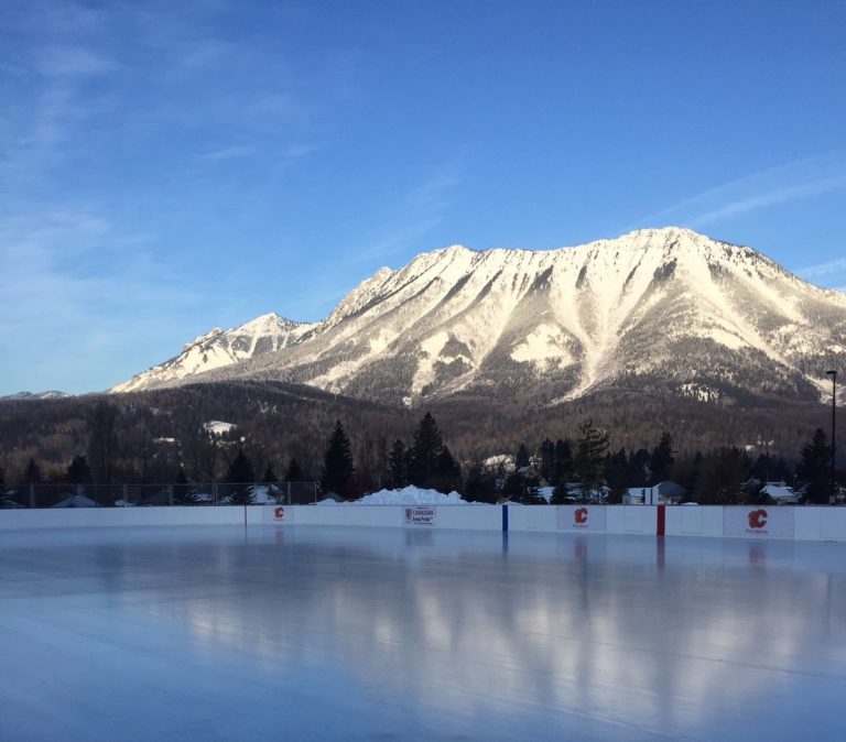 Fernie to keep outdoor skating rink closed