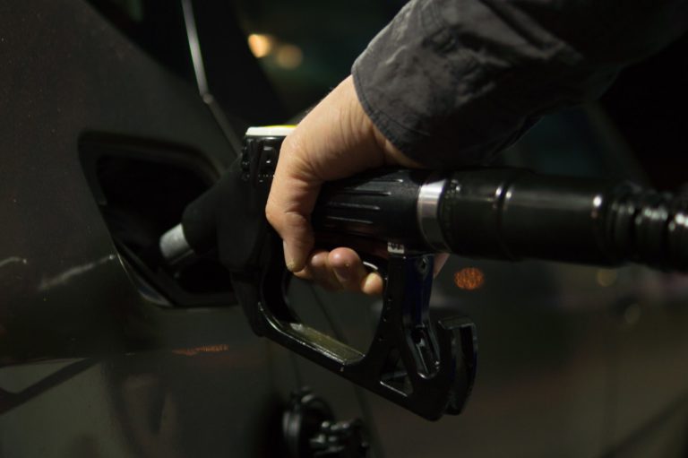 Oil and gas expert calls delivery of consumer carbon tax removal “fundamentally dishonest”