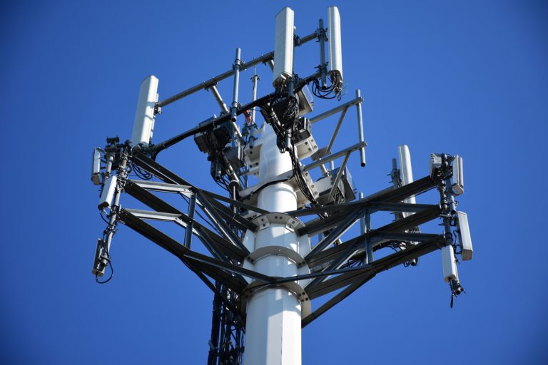 B.C. to expand cellular service along Highway 95