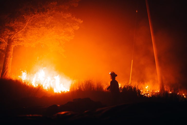 Australian firefighters touch down in B.C.