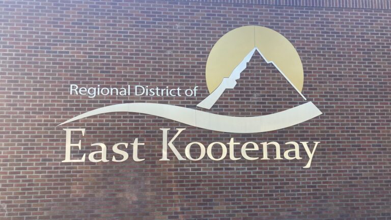 RDEK extends occupancy for Edgewater post office