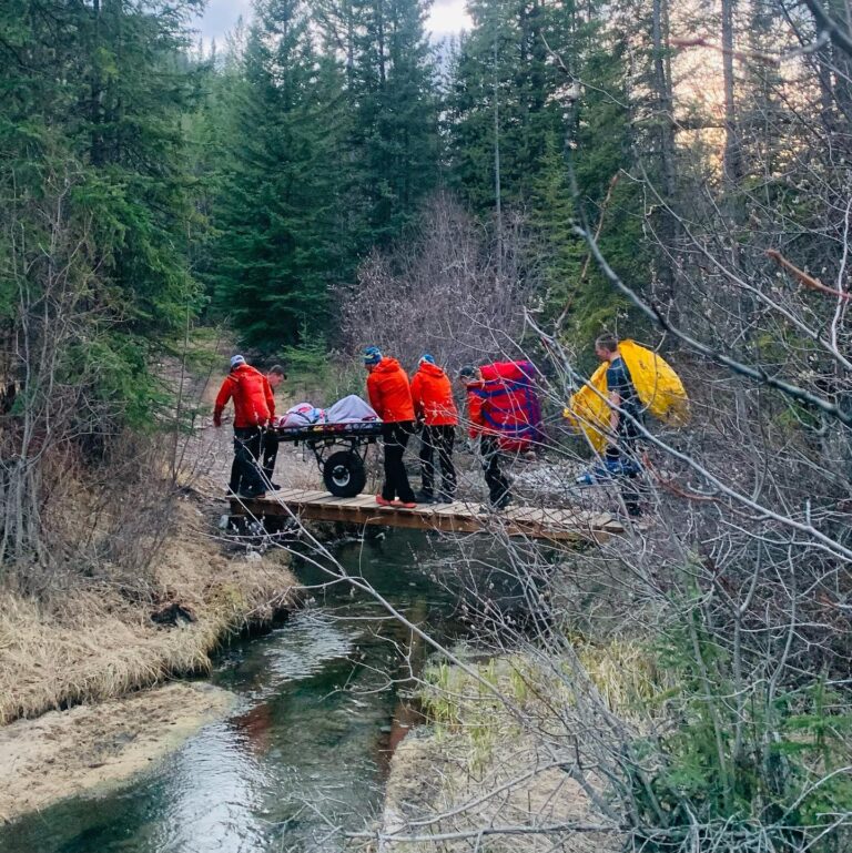 Search and Rescue save severely injured cliff jumper at Twin Lakes