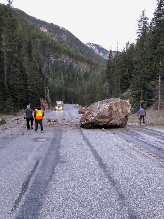 Giant boulder crashes onto Highway 93
