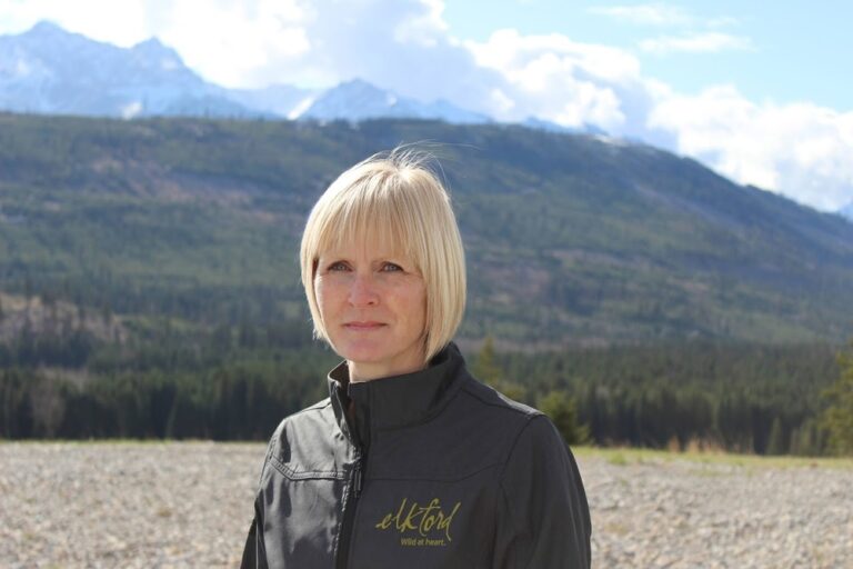 Long-time Elkford district council member running for mayor