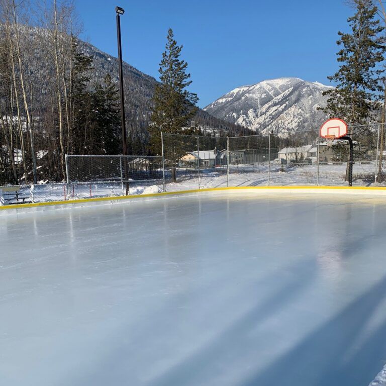 Outdoor rink opens in Sparwood